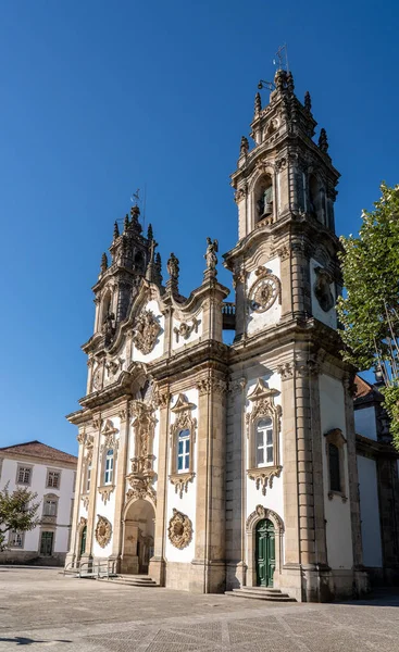 Igreja Nossa Senhora dos Remédios sobre a cidade de Lamego, no norte de Portugal — Fotografia de Stock