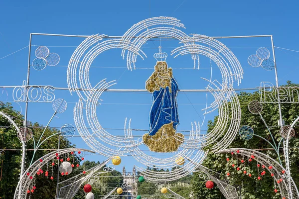 Festivalová výzdoba u schodiště ke kostelu Panny Marie opravných prostředků nad městem Lamego — Stock fotografie