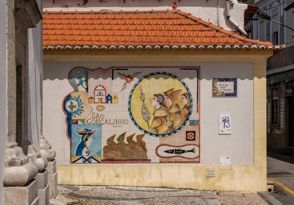 Tiling mural on Capela de Sao Goncalinho in Aveiro in Portugal — Stock Photo, Image