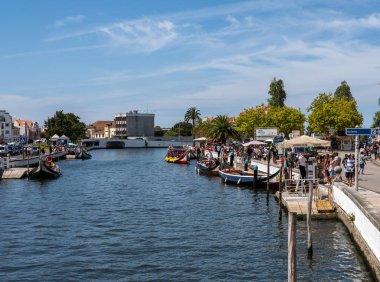 Aveiro Portekiz 'deki ana kanala bakın.