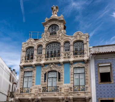 Aveiro Portekiz kanalının yanındaki Sanat Müzesi.