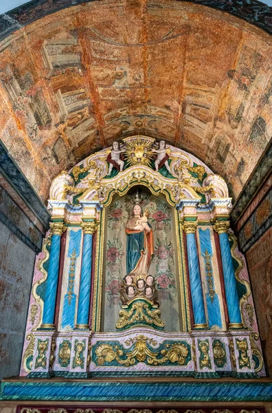 Altar i den lilla kyrkan Lady of Remedies i Viseu — Stockfoto