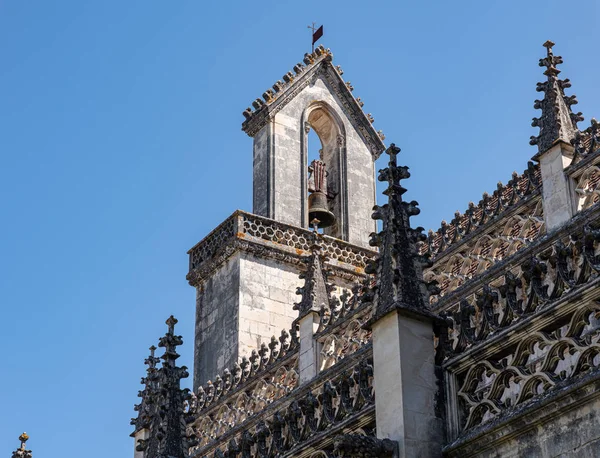 Portekiz, Leiria yakınlarındaki Batalha Manastırı 'nın çan kulesi. — Stok fotoğraf