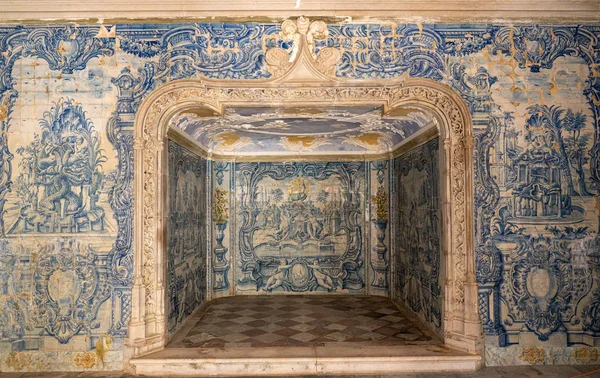 Azulejo tegelgrot op de binnenplaats van het Nationaal Paleis in Sintra, Portugal — Stockfoto