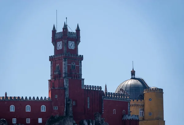 Pena Palace outside Sintra on hilltop from Moors Castle — 스톡 사진