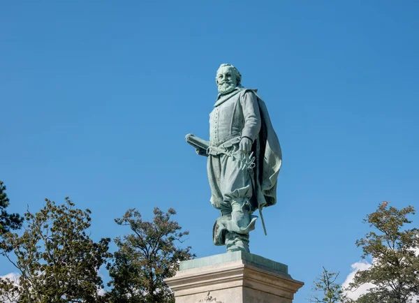 Statue to Captain John Smith unveiled in 1909 in Jamestown Settlement in Virginia — ストック写真
