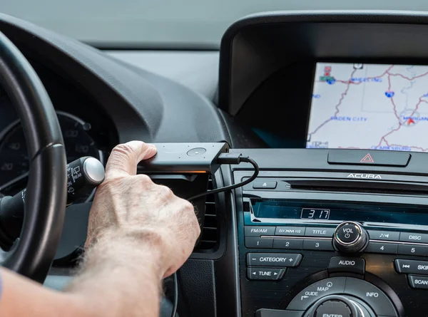 Amazon Echo Auto instalado em um Acura para dar controle de voz Alexa — Fotografia de Stock