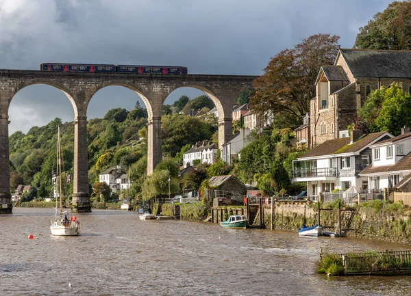 Small town of Calstock on River Tamar in Cornwall — Stock Photo, Image