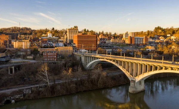 Binnenstad van Fairmont in West Virginia overgenomen door de rivier — Stockfoto