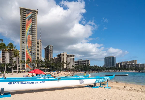 Hilton Hawaiian Village πλαισιώνει την ακτή στο Waikiki Χαβάη — Φωτογραφία Αρχείου