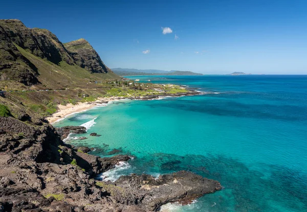 Coastline of East Oahu over Makapuu Beach toward Makai research pier — Stockfoto