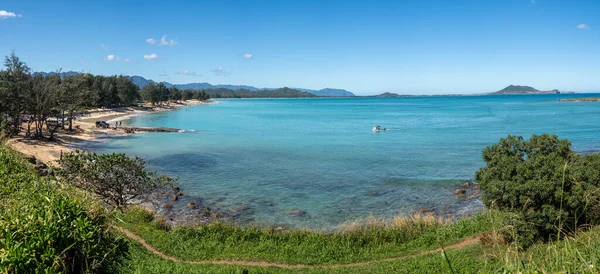 Panorama široké zátoky pláže Kailua na východním pobřeží Oahu — Stock fotografie