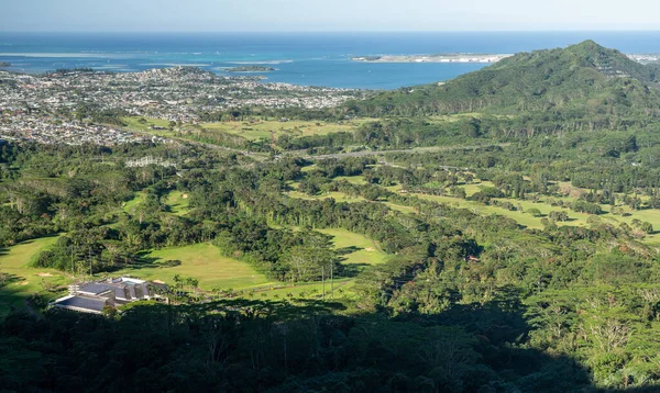 Vue aérienne du littoral depuis le belvédère Pali sur Oahu — Photo