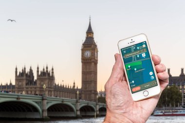 Big Ben 'in Londra' daki konumu için üç kelimelik bir uygulama.