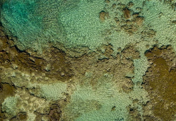 夏威夷鲨鱼湾（Sharks Cove Hawaii）供潜水用的岩石池空中拍摄 — 图库照片