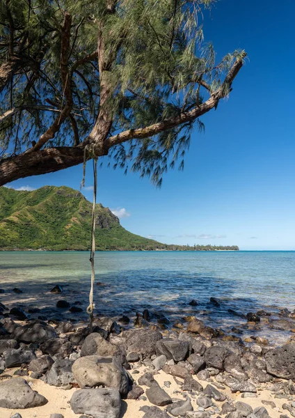 Vue sur la baie depuis le parc national de Kahana à Oahu, Hawaï — Photo
