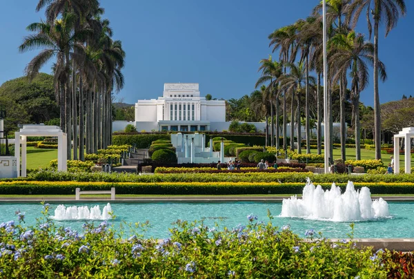 Jardines de Laie Hawaii Templo de la iglesia de los santos de los últimos días en Oahu — Foto de Stock