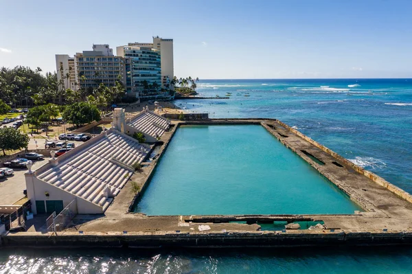 A Waikiki Natatorium háborús emlékmű romjai Oahun, Hawaiin — Stock Fotó