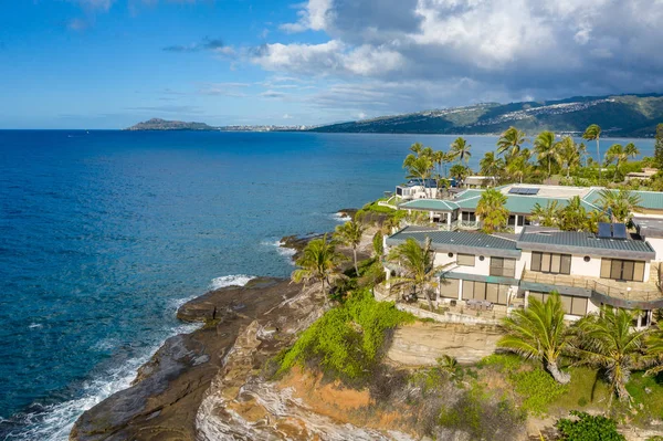 Luxury housing at Portlock spitting cave near Waikiki on Oahu — Stockfoto