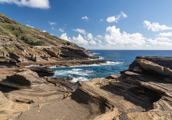 Acantilados erosionados en Halona cerca de Waikiki en Oahu —  Fotos de Stock