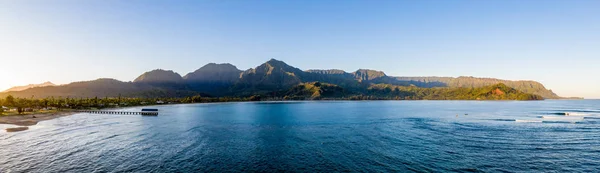 Aerial drone shot of Hanalei bay and beach on the north shore of Kauai in Hawaii — Stok fotoğraf