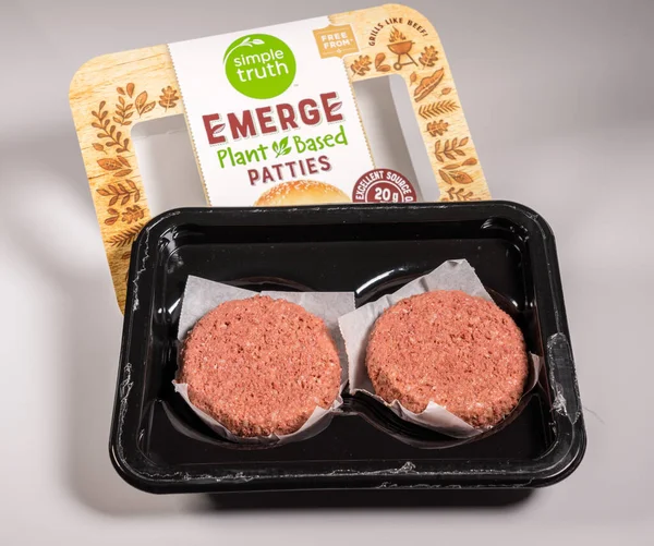 Simple Life Emerge plant based burger in package of two patties — Stock Photo, Image