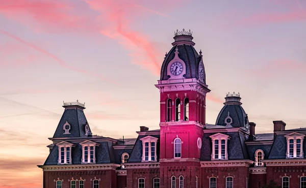 Woodburn Hall w West Virginia University w Morgantown, Wv — Zdjęcie stockowe