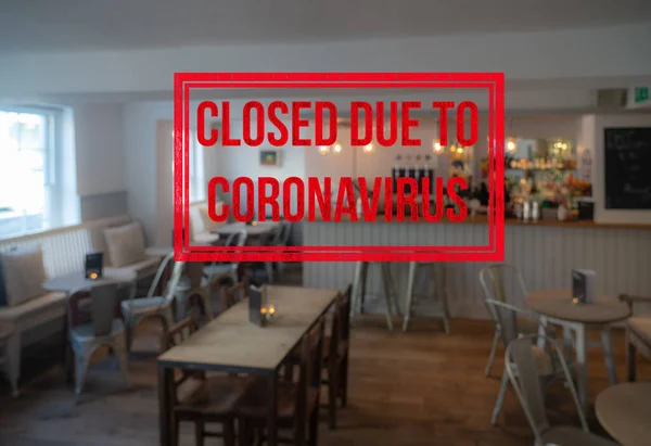 Vuoto interno pub inglese o bar chiuso a causa di coronavirus — Foto Stock