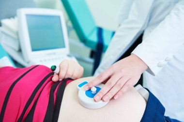 Gebelik bakımı. cardiotocography fetal kalp atışı muayene