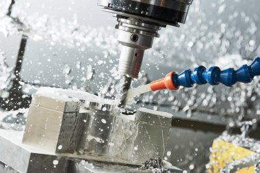 Öğütme metal işleme işlemi. Endüstriyel Cnc metal işleme tarafından Dikey değirmen