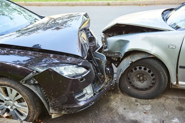 Autounfall auf Straße — Stockfoto