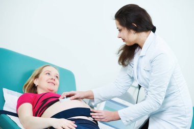 Gebelik bakımı. cardiotocography fetal kalp atışı muayene