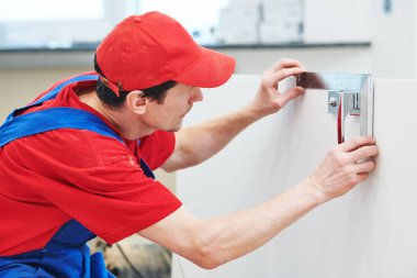 kilit kapı ve yükleme işlemek