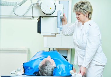 Radyoloji ve sağlık hizmetleri. yetişkin erkek muayenesi