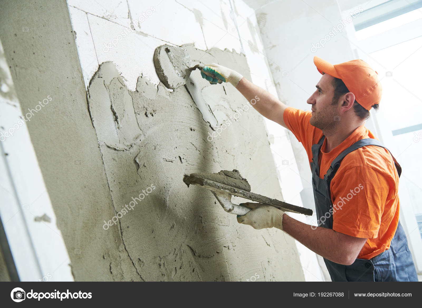 Plasterer putting plaster on wall. slow motion — Stock Photo