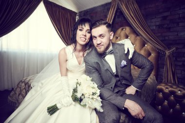 düğün. arka plan üzerinde gelin ile damat ya da nişanlısı portre