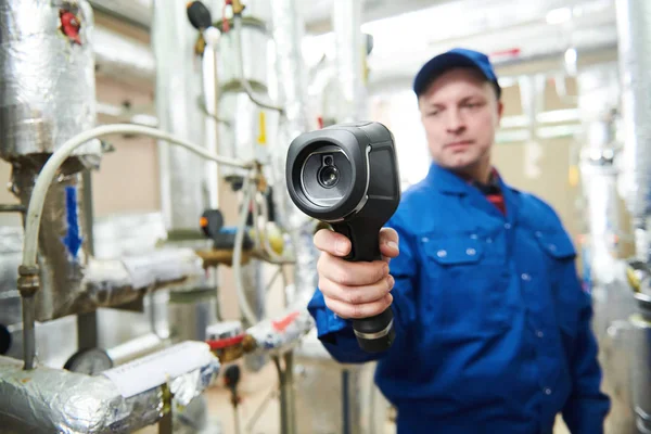 Thermische beeldvorming inspectie van sanitair apparatuur — Stockfoto