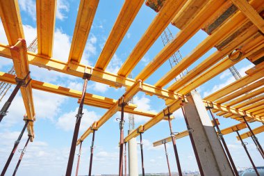 Beton bina için inşaat kirişi sahte işi