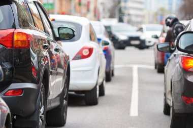 Kapalı duvardaki sıva portresi