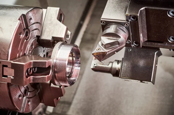 Process of metal machining on CNC machine center. Cutting tool close-up — Stock Photo, Image