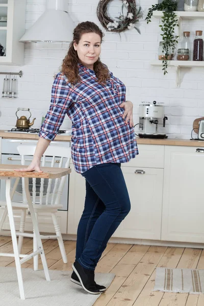 Pregnant Caucasian Woman Full Length Portrait Female Standing Wooden Floor — Stock Photo, Image