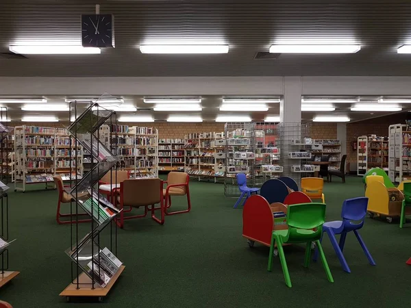 学校の市立図書館 — ストック写真