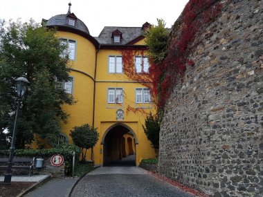 Bir Dağı'nda eski kale