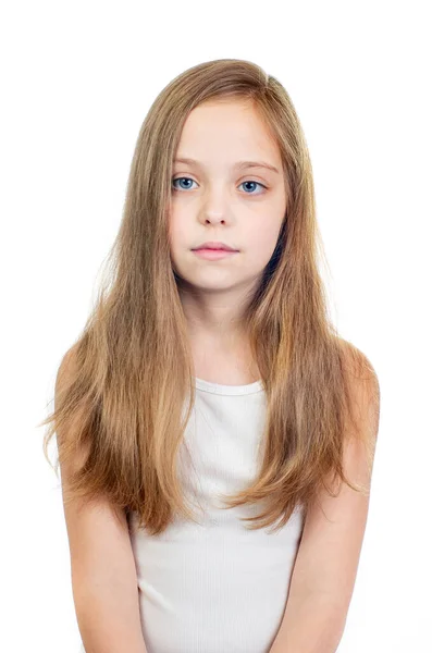 Menina Bonito Nova Com Olhos Azuis Cinzentos Cabelos Castanhos Claros — Fotografia de Stock