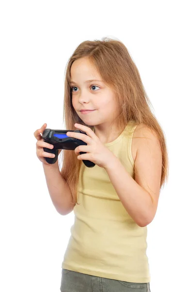 年轻而兴奋的可爱女孩 灰蓝眼睛 浅棕色长发 玩电脑游戏 操纵杆与白色背景隔离 — 图库照片