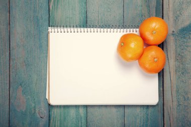 Mandalina (mandarin) boş defter ile