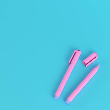 Pastel renklerde parlak mavi arka planda pembe kalemler. Minimalizm kavramı. 3d hazırlayıcı