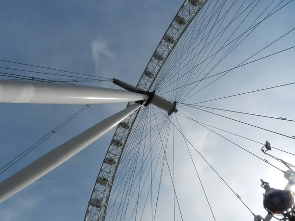 London Eye Vanuit Basis Perspectief — Stockfoto