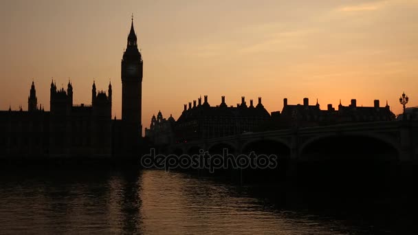 Londýn, Big Ben siluetu při západu slunce