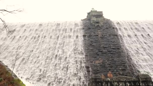 Pen y garreg damm im elan tal, wales, uk — Stockvideo